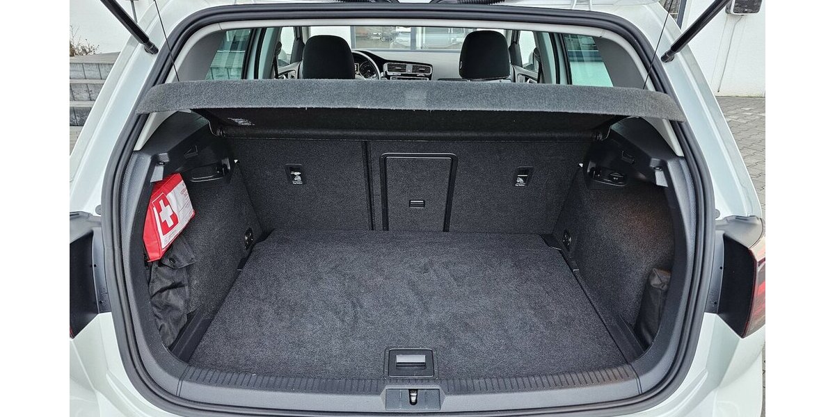 VW Golf VII 1.4 TSI Highline ALCANTARA BI XENON 129.800 km 12.990 &euro; Löhne 32584