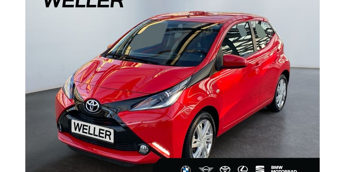 Toyota Aygo (X) 26.732 km 9.990 &euro; Leipzig 04178