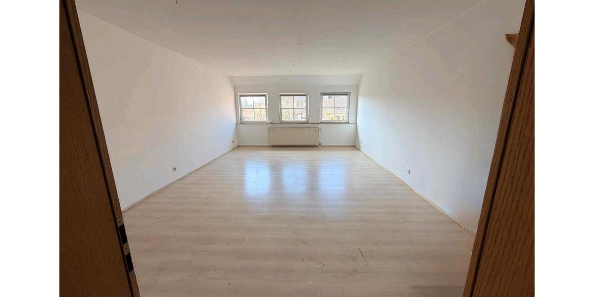 Etagenwohnung Burgwedel - 3 Zimmer, 105 m&sup2;, 980&euro; | Angebot:26137759