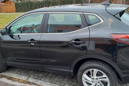 Nissan Qashqai 88.000 km 17.799 &euro; München 80686