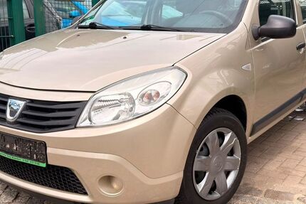 Dacia Sandero 93.000 km 4.390 &euro; Berlin Weißensee-Pankow 13086