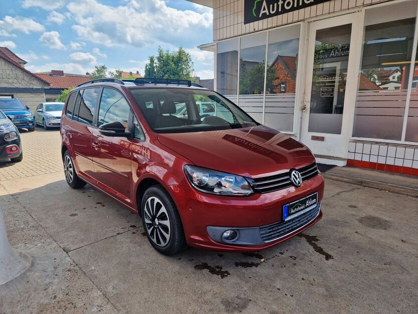 VW Touran 149.987 km 11.999 € Wolfenbüttel 38302