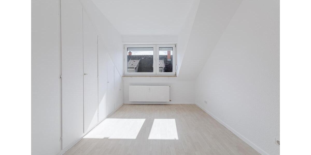 Dachgeschoßwohnung Brühl - 4 Zimmer, 87 m&sup2;, 379.000&euro; | Angebot:25399748