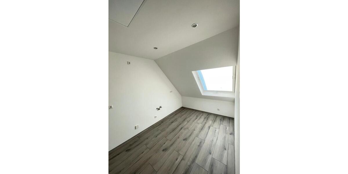 Dachgeschoßwohnung Hückelhoven - 2 Zimmer, 42 m&sup2;, 575&euro; | Angebot:24850335