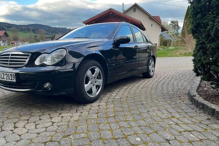 Mercedes C 200