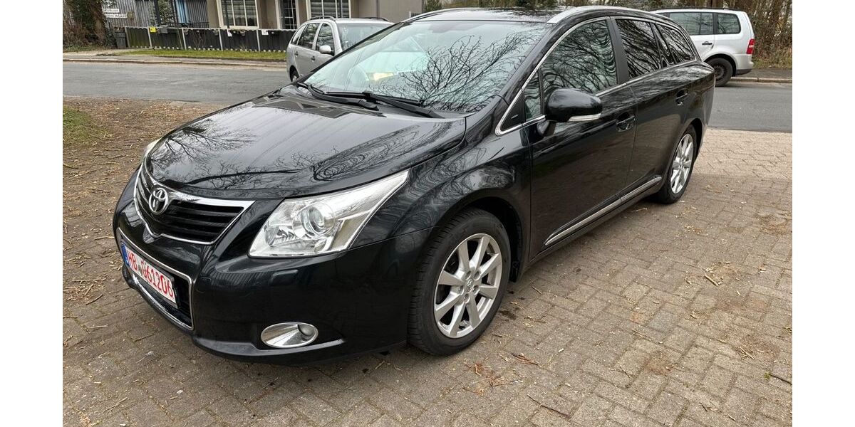 Toyota Avensis 227.800 km 4.980 &euro; Bremen 28215