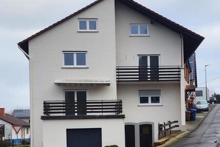Haus Mehlingen - 7 Zimmer, 180 m&sup2;, 2.000&euro; | Angebot:24739345