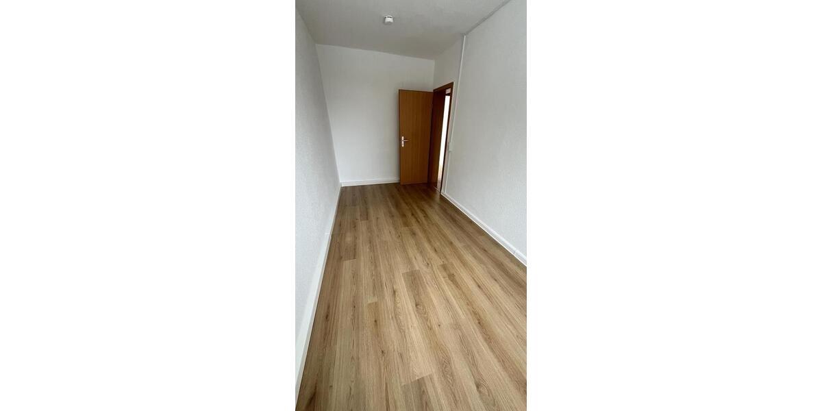 Etagenwohnung Kemberg - 3 Zimmer, 57 m&sup2;, 330&euro; | Angebot:25228152