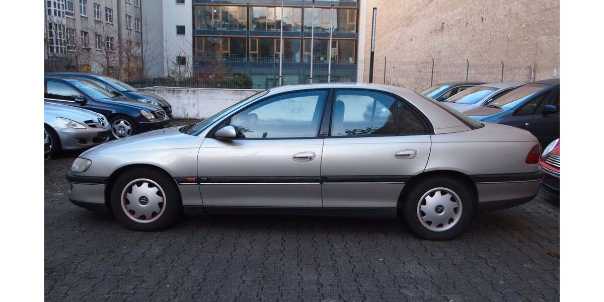 Opel Omega 60.000 km 2.500 &euro; Berlin 10785