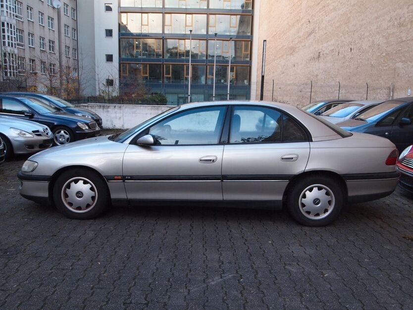 Opel Omega 60.000 km 2.500 € Berlin 10785