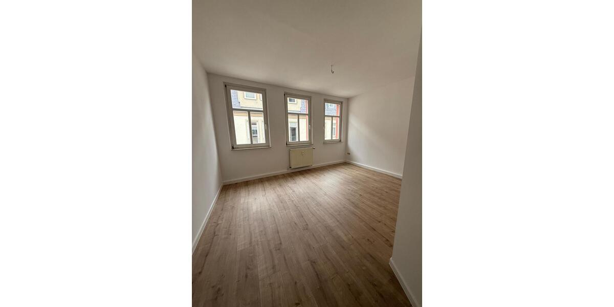 Dachgeschoßwohnung Glauchau - 2 Zimmer, 55 m&sup2;, 320&euro; | Angebot:26676970