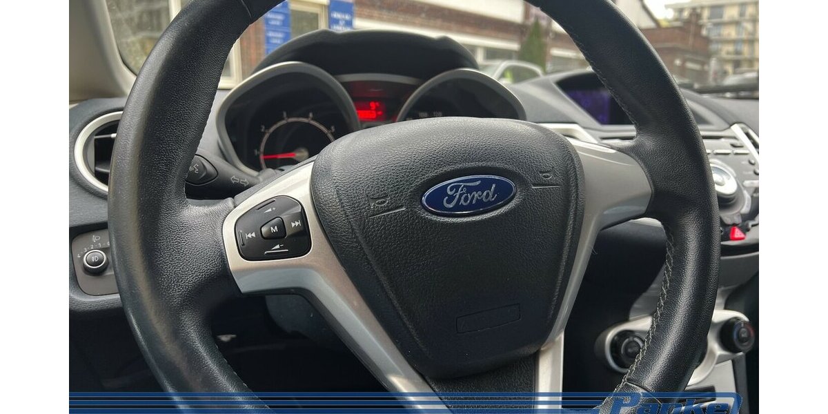 Ford Fiesta Titanium*Keyless*PDC*LED*Tel.*Chrom*GAS* 178.353 km 3.990 &euro; Berlin 13187