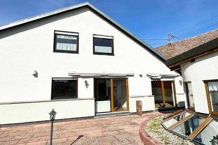 Haus zum Kaufen in Maikammer 455.000 € 345 m² 14 zimmer