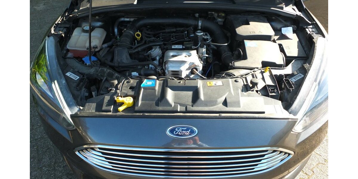 Ford Focus TITANIUM NAVI KLIMAAUTOMATIK EINPARKHILFE 134.288 km 7.798 &euro; Köln 50858