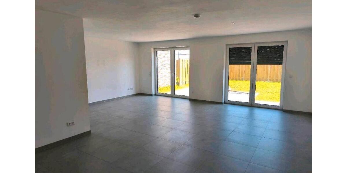 Doppelhaushälfte Weeze - 4 Zimmer, 138 m&sup2;, 1.575&euro; | Angebot:26268366
