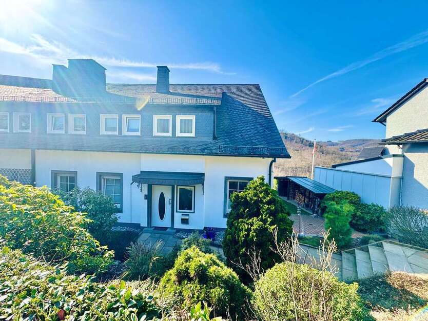 Haus zum Kaufen in Altena 299.000 € 200 m²