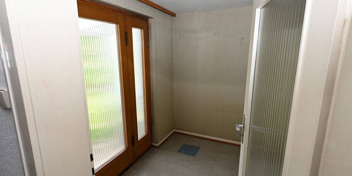 Renovierungsbedürftige Doppelhaushälfte in Saarbrücken am Bellevue zu verkaufen 5 zimmer