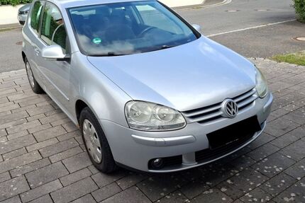 VW Golf 130.457 km 2.400 &euro; Lautertal 96487
