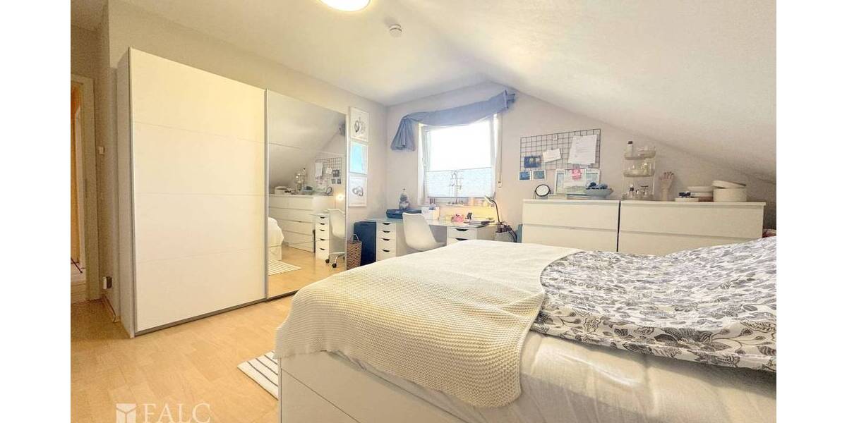 Etagenwohnung Ruppichteroth Schönenberg - 4 Zimmer, 134 m&sup2;, 339.000&euro; | Angebot:19954353