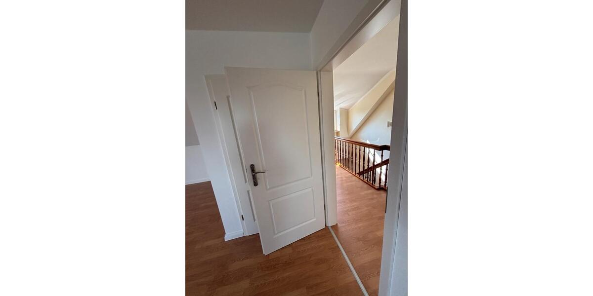 Dachgeschoßwohnung Aukrug - 2.5 Zimmer, 75 m&sup2;, 1.000&euro; | Angebot:25312911