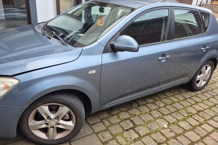 Kia ceed / Ceed 252.000 km 899 &euro; Bad Neuenahr 53474