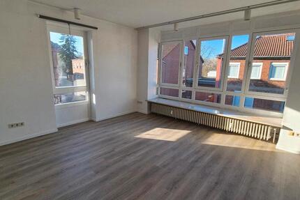 Wohnung Oldenburg in Holstein - 2 Zimmer, 74 m&sup2;, 750&euro; | Angebot:26040016