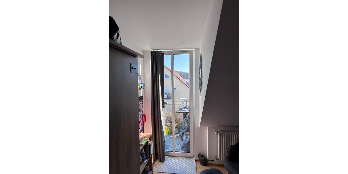 Dachgeschoßwohnung Regensburg Brandlberg - 4 Zimmer, 120 m&sup2;, 1.100&euro; | Angebot:25305035