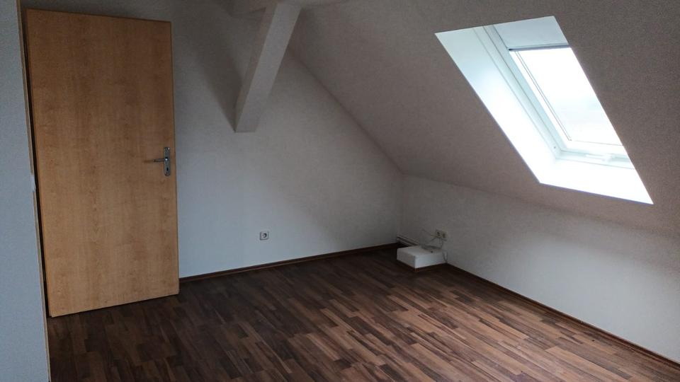 Dachgeschoßwohnung Wandlitz - 3 Zimmer, 100 m&sup2;, 690&euro; | Angebot:24919598