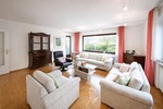 Großzügiges Zwei- bis Dreifamilienhaus mit Garten, ausgebautem Untergeschoss und Ausbaupotenzial. - Zweifamilienhaus Zell am Main | Angebot:26876421
