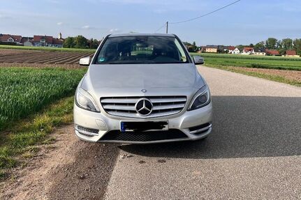 Mercedes B 200