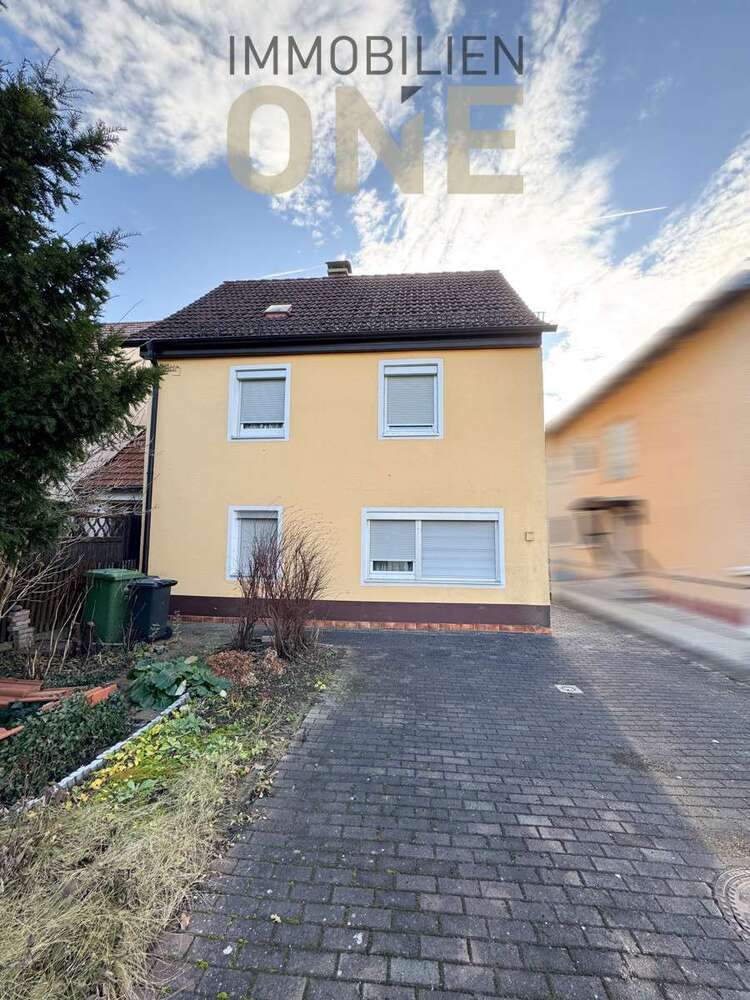 Haus zum Kaufen in Regensburg Schwabelweis 349.000 € 127 m²