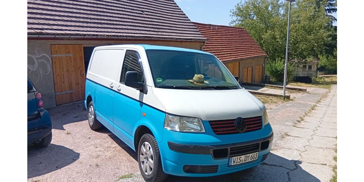 VW T5 Transporter 403.100 km 2.500 &euro; Neukloster 23992