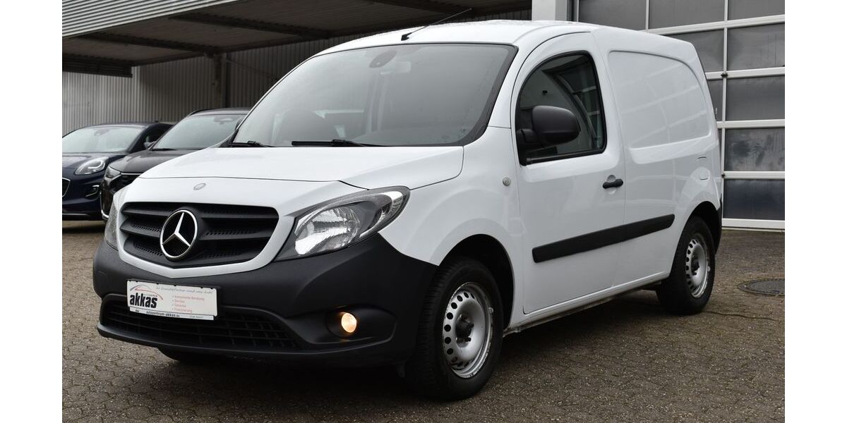 Mercedes-Benz Citan 179.000 km 8.900 &euro; Bad Vilbel 61118