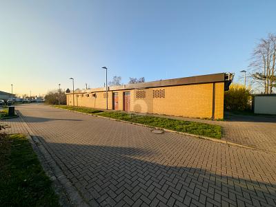 HISTORISCHES BAHNHOFSGEBÄUDE IN ZENTRALER LAGE - Gewerbeobjekt Giesen | Angebot:27298116