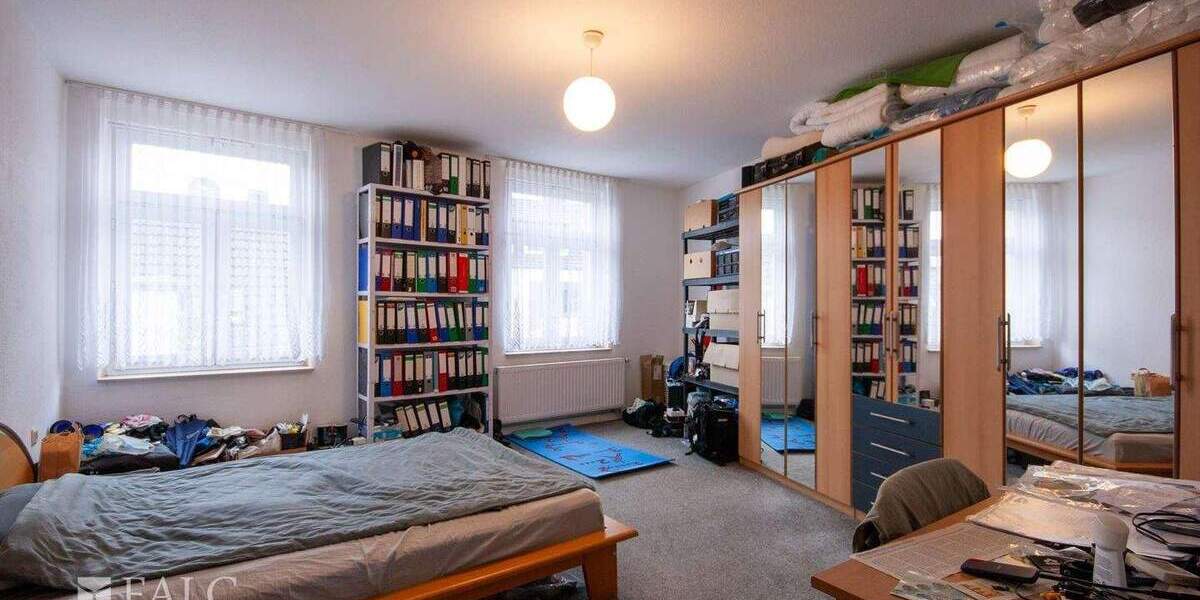 Mehrfamilienhaus, Wohnhaus Frechen Königsdorf - 6 Zimmer, 235 m&sup2;, 400.000&euro; | Angebot:24766754