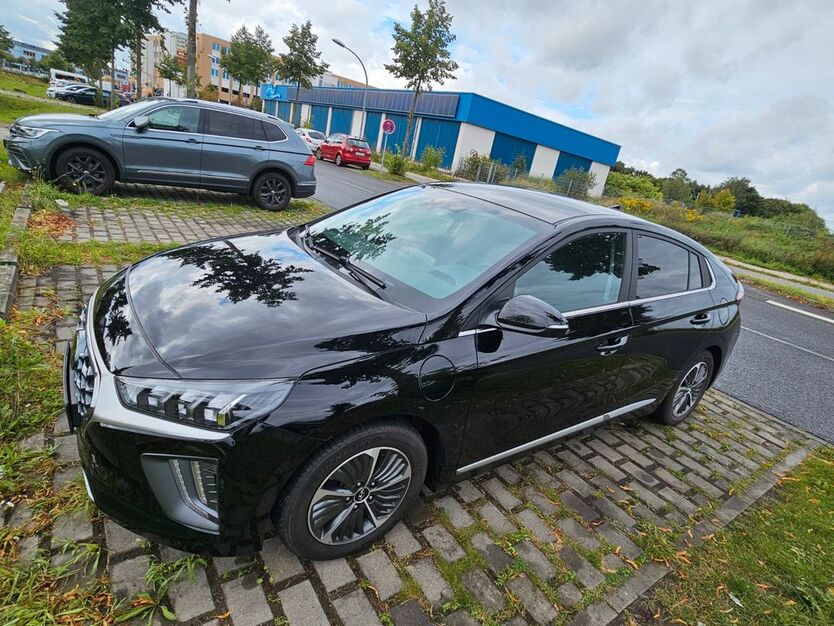 Hyundai IONIQ 44.400 km 17.000 € Schönefeld 12529