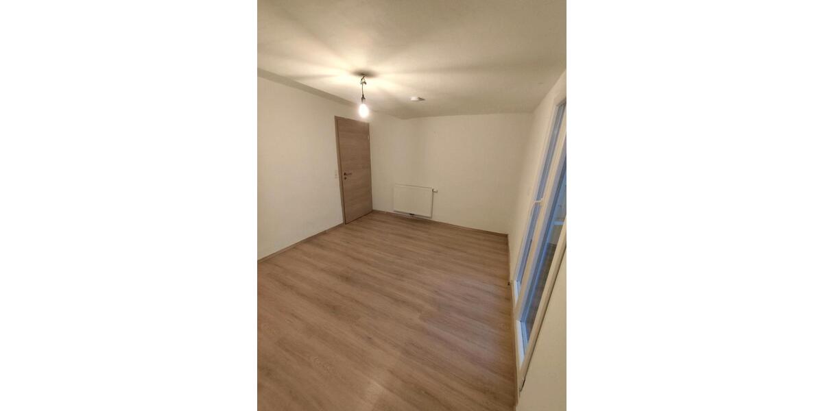 Mehrfamilienhaus, Wohnhaus Altenkunstadt - 3 Zimmer, 40 m&sup2;, 650&euro; | Angebot:25077608