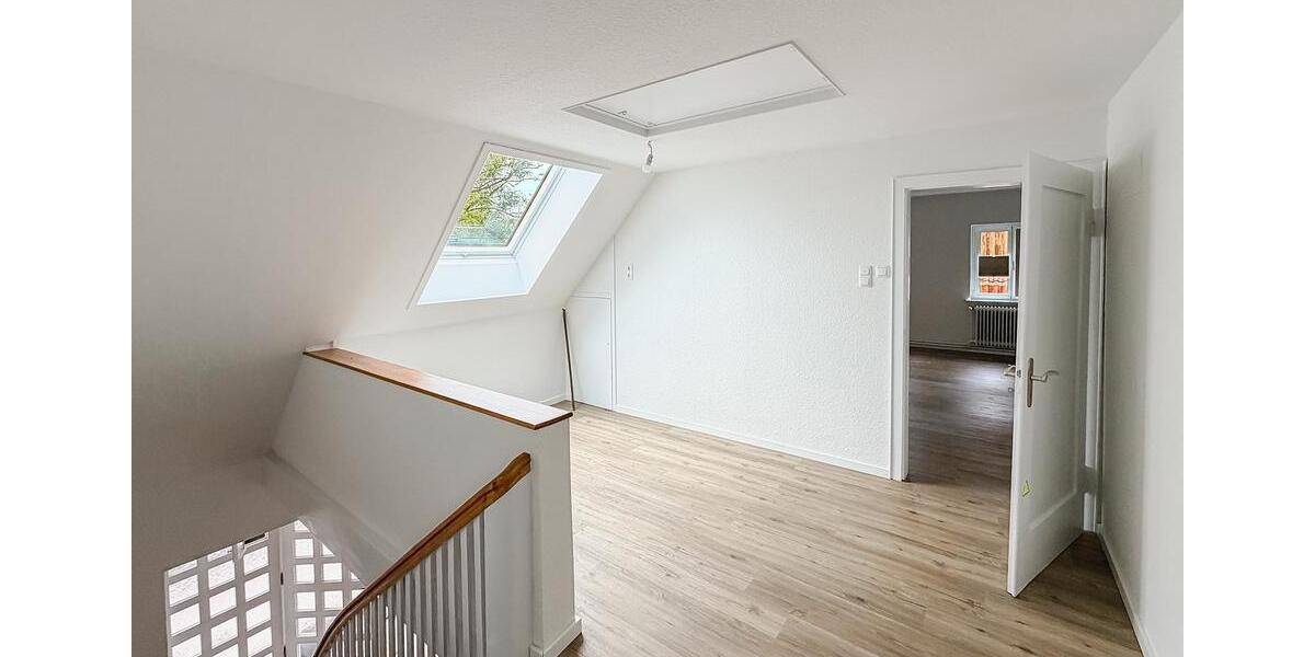 Einfamilienhaus Soltau - 6 Zimmer, 220 m&sup2;, 1.500&euro; | Angebot:25209319