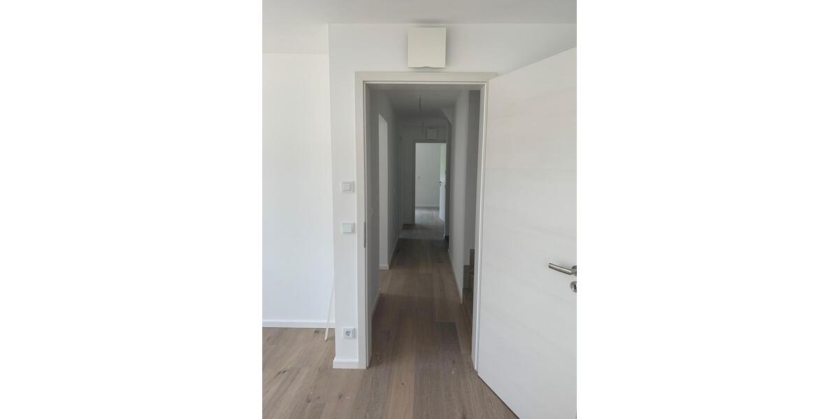 Doppelhaushälfte München Hadern - 5 Zimmer, 186 m&sup2;, 4.600&euro; | Angebot:25984260