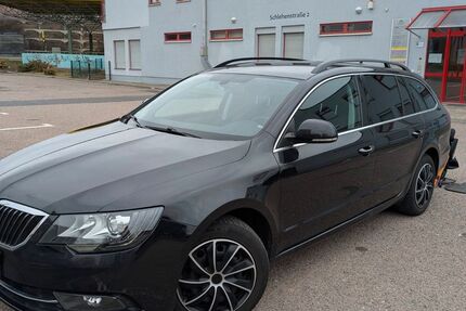 Skoda Superb 181.000 km 10.700 &euro; Dresden 01169
