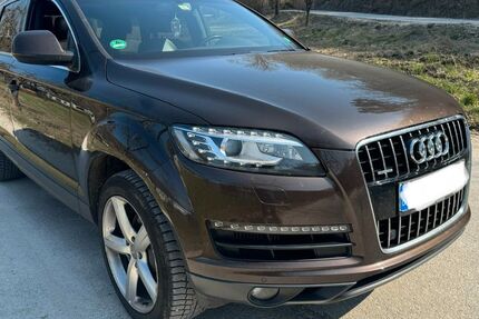Audi Q7 297.000 km 8.950 &euro; München 81673