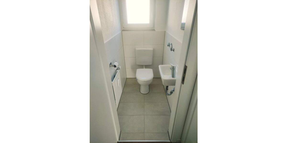 Etagenwohnung Laichingen - 6 Zimmer, 120 m&sup2;, 1.300&euro; | Angebot:25449408