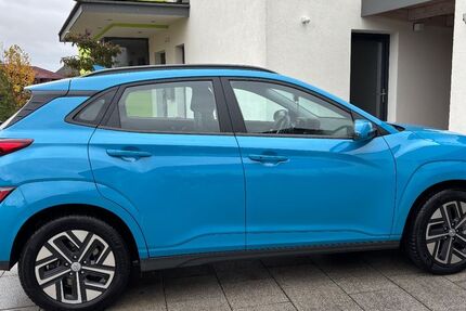Hyundai KONA Elektro 49.500 km 15.950 &euro; Rain 94369