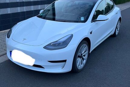 Tesla Model 3 38.604 km 28.900 € Karlstein 63791