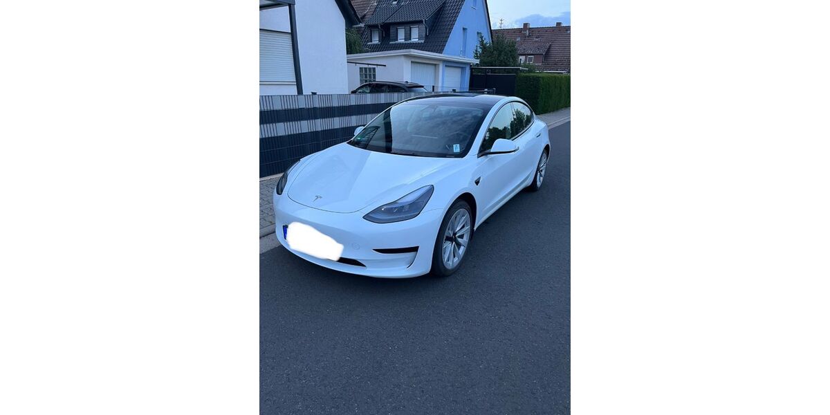 Tesla Model 3 38.604 km 28.900 € Karlstein 63791