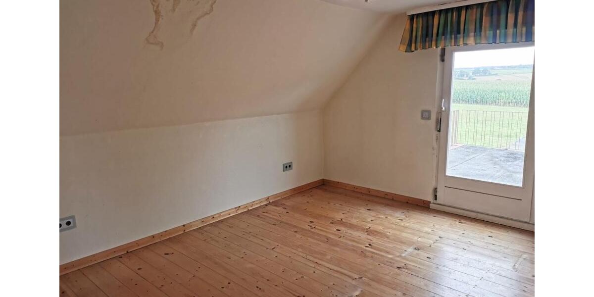 Resthofstelle mit großzügigen Nebengebäuden in Ortsrandlage zimmer