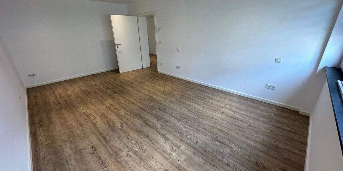 Etagenwohnung Trier Innenstadt - 2 Zimmer, 97 m&sup2;, 1.330&euro; | Angebot:26274487