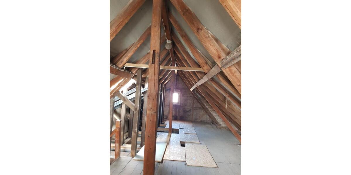 Einfamilienhaus mit großem Garten und viel Potenzial 8 zimmer