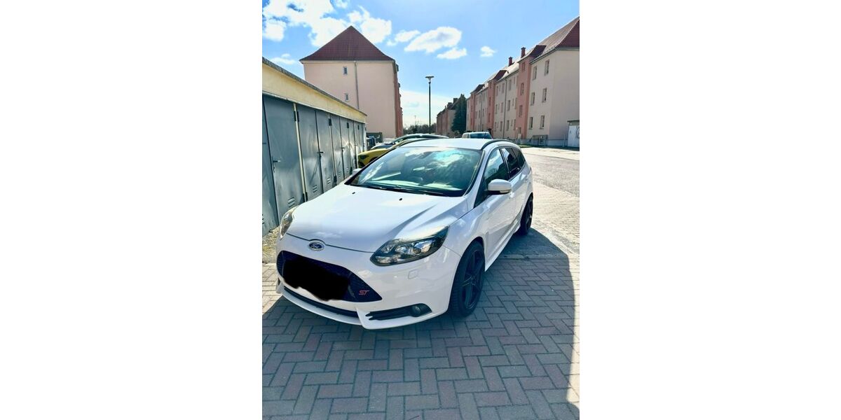 Ford Focus 128.300 km 8.500 &euro; Dessau 06849