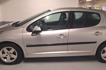 Peugeot 207 170.000 km 2.400 &euro; Reutlingen 72760